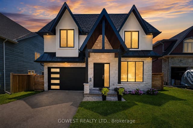 Detached at 402 Niar Avenue, Mississauga, ON L5G 1W3