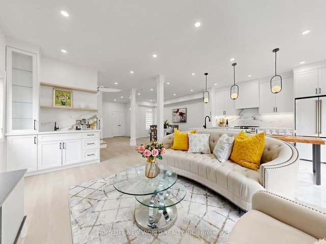 Detached at 7 Monaco Crescent, Richmond Hill, ON L4S 1V1