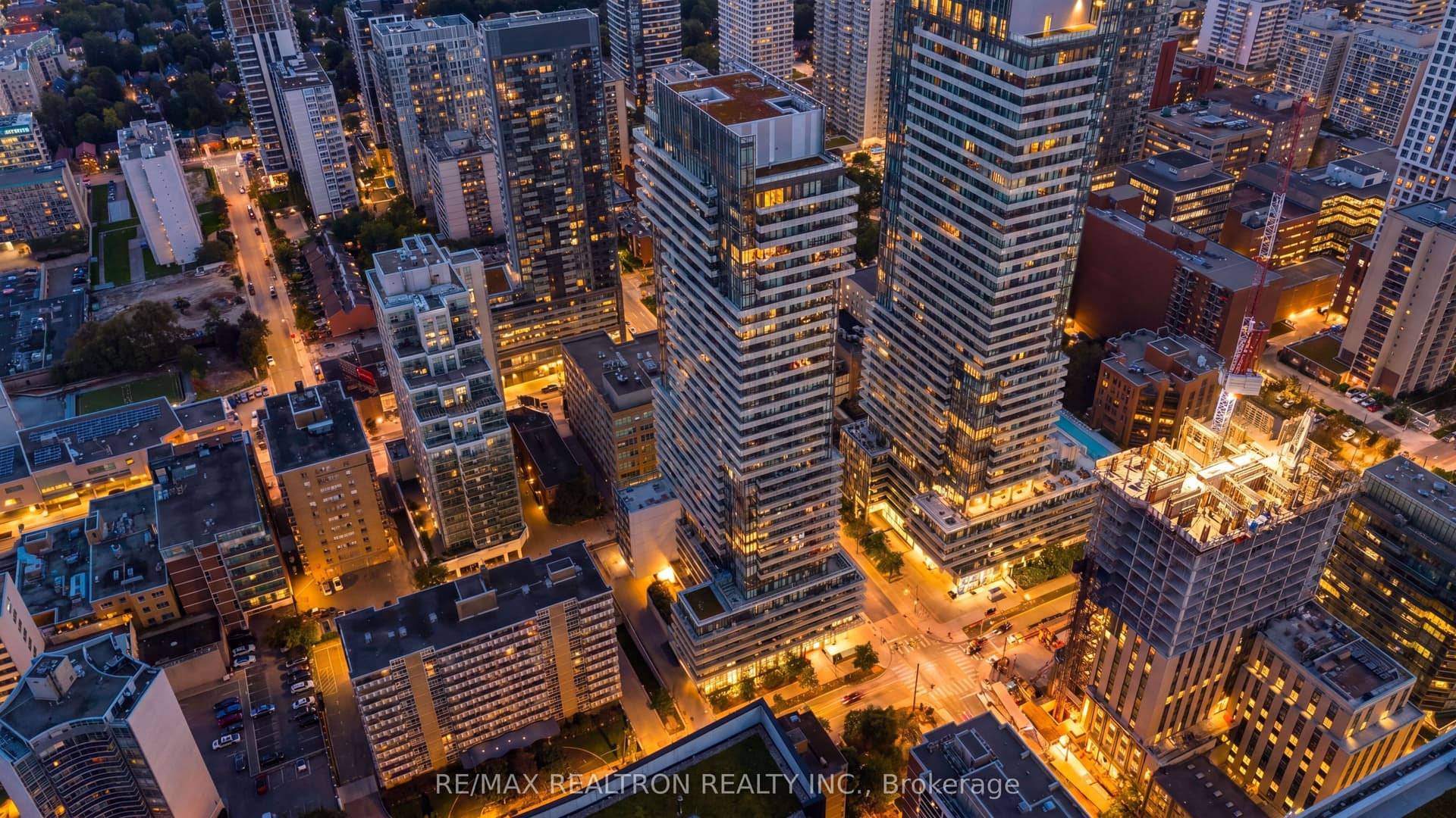 Suite 510 · Floor 5, Unit 510 · 185 Roehampton Ave