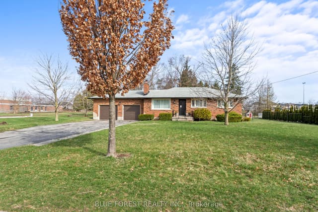 Detached at 6742 James Street, London South, ON N6P 1A6