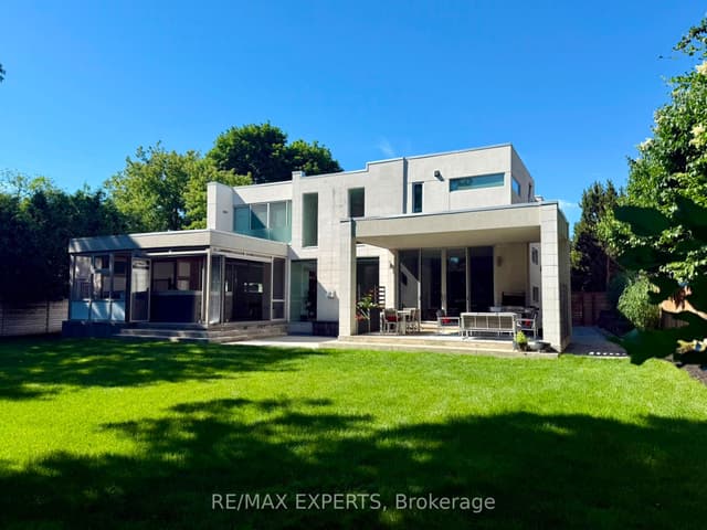 Detached at 1527 Glenhill Crescent, Mississauga, ON L5H 3C4