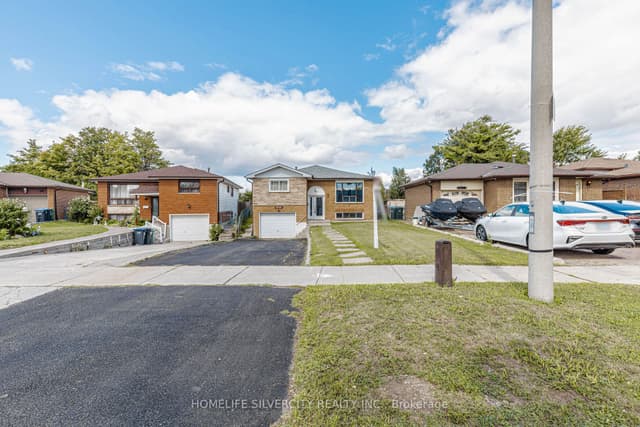 Detached at 3701 Keenan Crescent, Mississauga, ON L4T 3M1