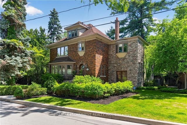 Detached at 74 OAK KNOLL Drive, Hamilton, ON L8S 4C4