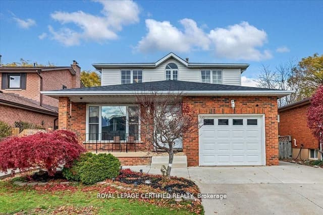 Detached at 35 Trenholme Crescent, Hamilton, ON L8W 2L4