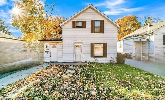 Detached at 16958 Bayview Avenue, Newmarket, ON L3Y 6M5