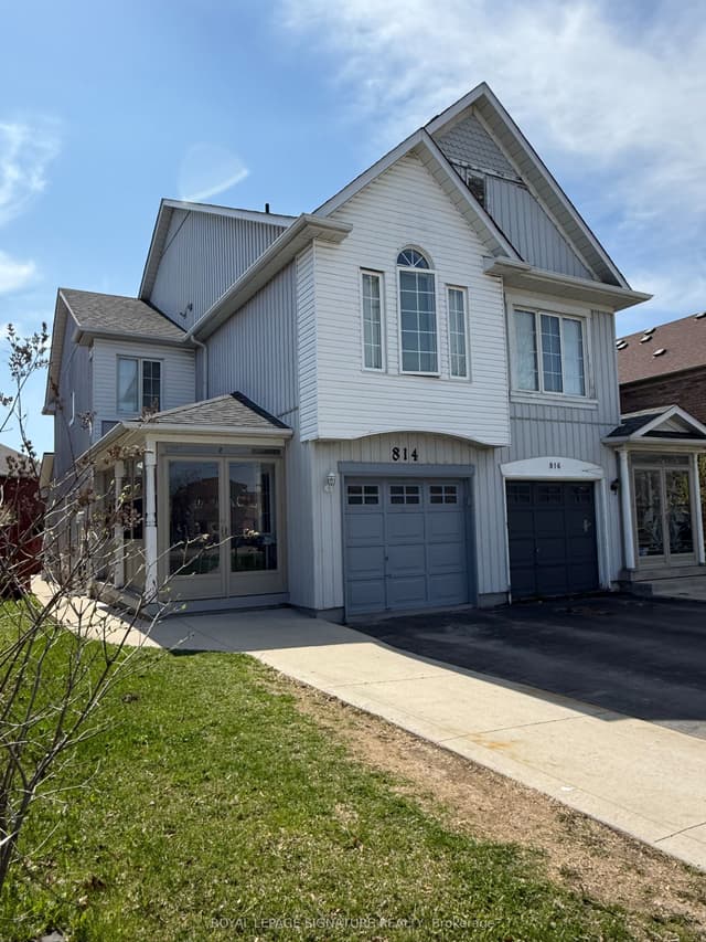 Semi-Detached at 814 Golden Farmer Way, Mississauga, ON L5W 1A7