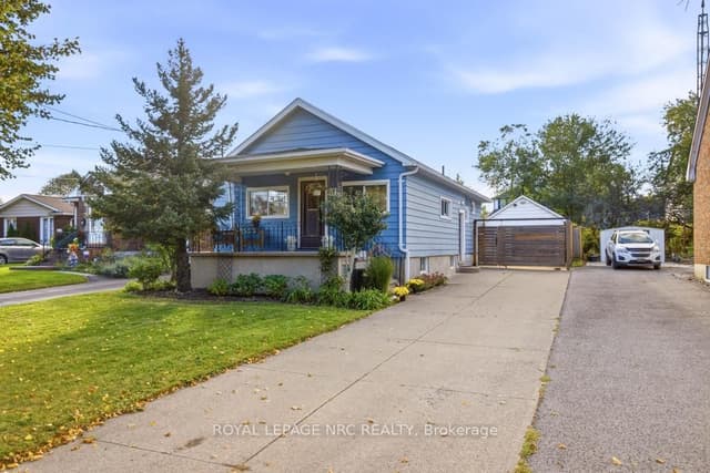 Detached at 17 Wanda Road, St. Catharines, ON L2T 1S5