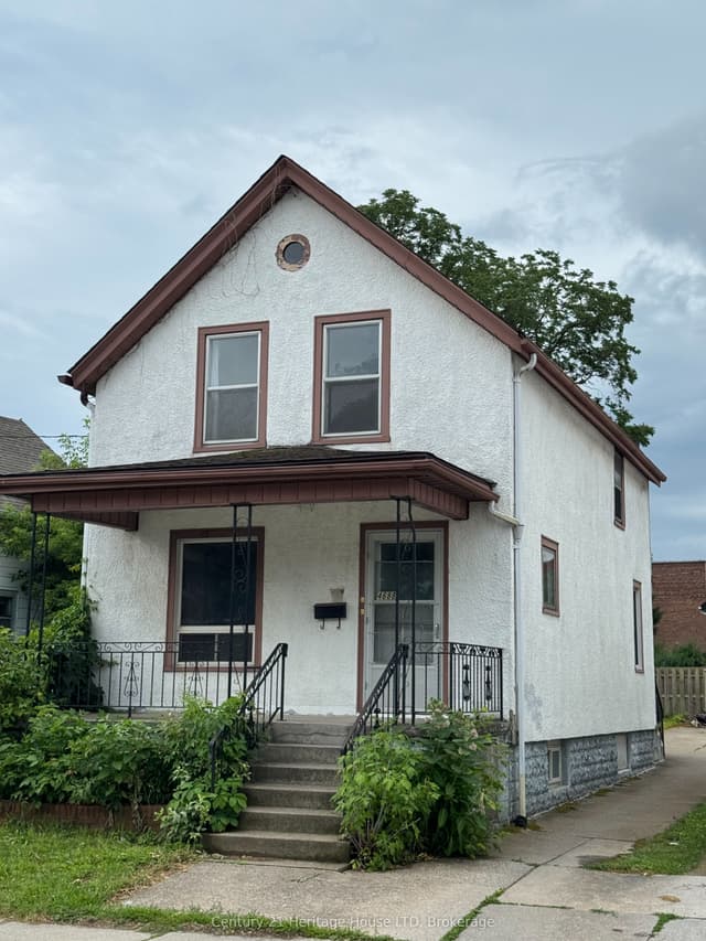 Detached at 4688 Ryerson Crescent, Niagara Falls, ON L2E 1E5