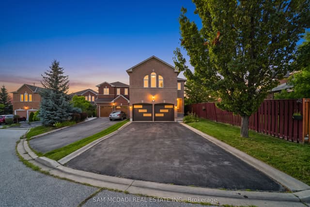 Detached at 3191 Oakview Road, Mississauga, ON L5N 7N9