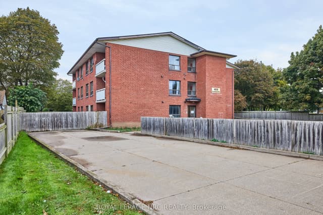 Multiplex at 4839 Drummond Road 11, Niagara Falls, ON L2E 6E2