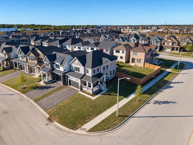 Detached at 8 Downriver Drive, Welland, ON L3B 0M5