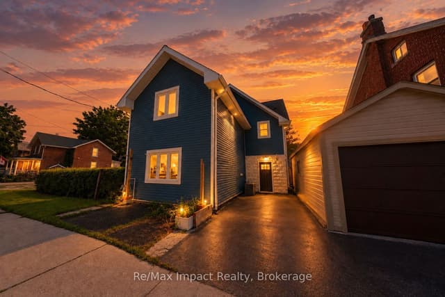 Detached at 7 University Avenue E, Cobourg, ON K9A 1C6