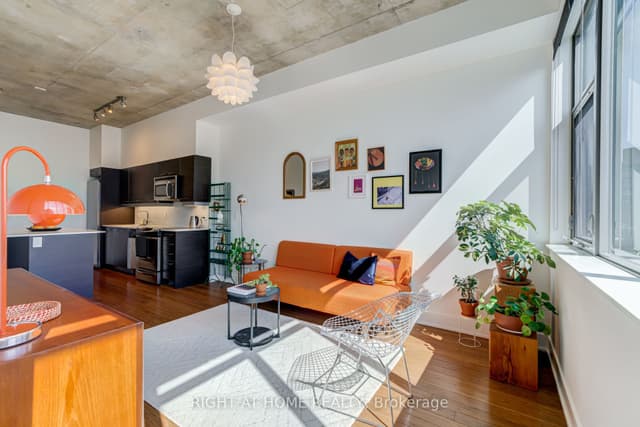 Condo Apartment at 90 Trinity Street 805, Toronto, ON M5A 0E4, Toronto C08