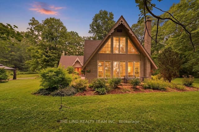 Detached at 100 Bridle Path, East Gwillimbury, ON L0G 1V0