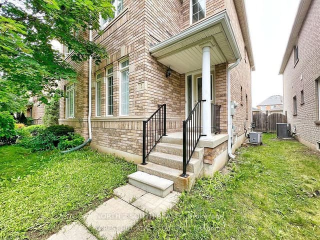 Semi-Detached at 5 Bellagio Crescent, Vaughan, ON L4K 5J9
