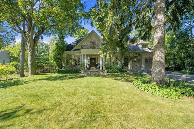 Detached at 167 Pinewood Trail, Mississauga, ON L5G 2L2