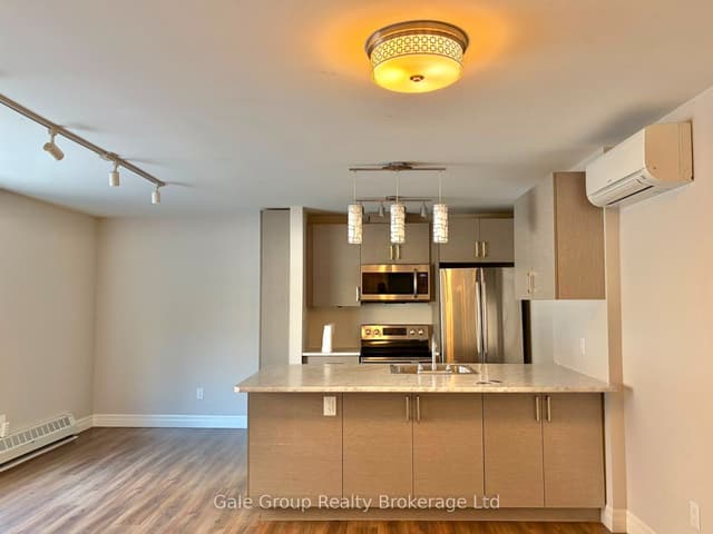 Condo Apartment at 5 Paisley Boulevard E 103, Mississauga, ON L6A 1P3