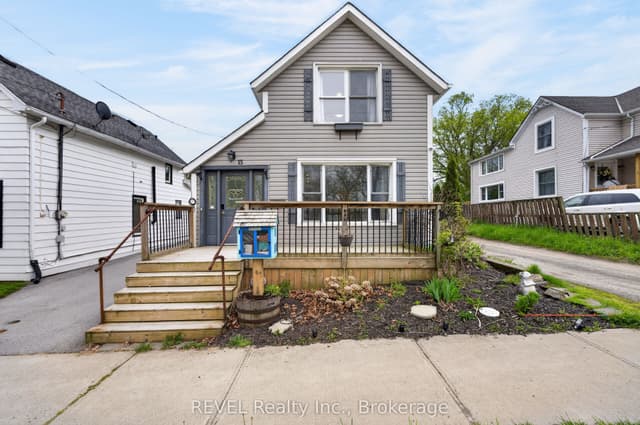 Detached at 15 Phipps Street, Fort Erie, ON L2A 2V1