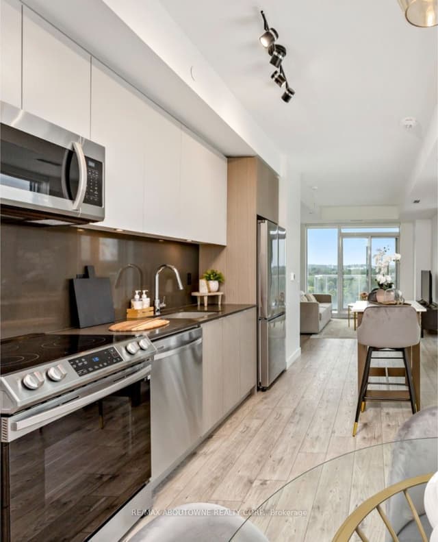 Condo Apartment at 125 Bronte Road A0815, Oakville, ON L6L 3C1
