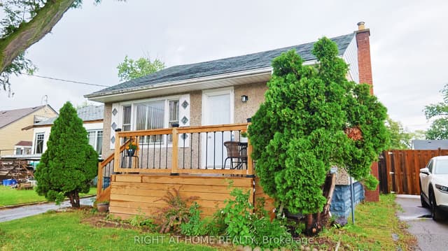Detached at 82 Normanhurst Avenue, Hamilton, ON L8H 5M6