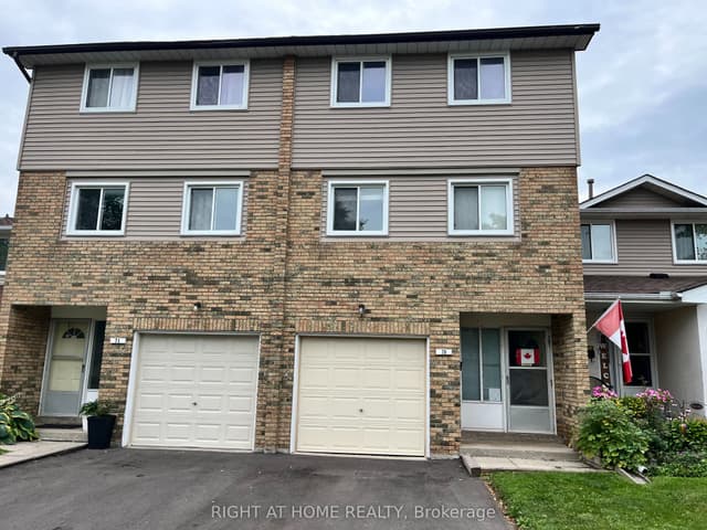 Condo Townhouse at 70 Carisbrooke Court, Brampton, ON L6S 3K1