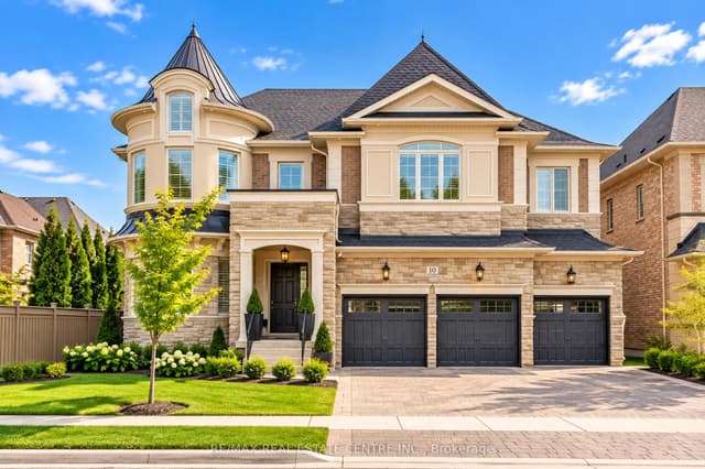 Detached at 10 Rolling Green Court, Vaughan, ON L4H 4K7