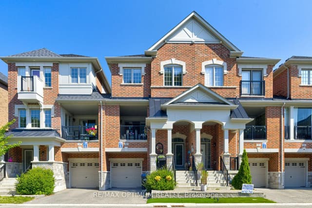 Att/Row/Townhouse at 82 Oakmore Lane, Brampton, ON L6Y 6H5