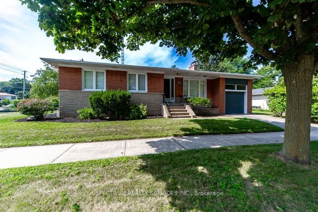 Detached at 131 West Deane Park Drive, Toronto, ON M9B 2S6, Toronto W08