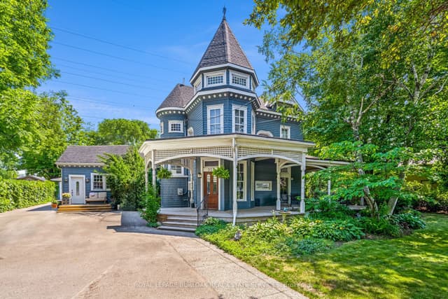 Detached at 957 Beach Boulevard, Hamilton, ON L8H 6Z7