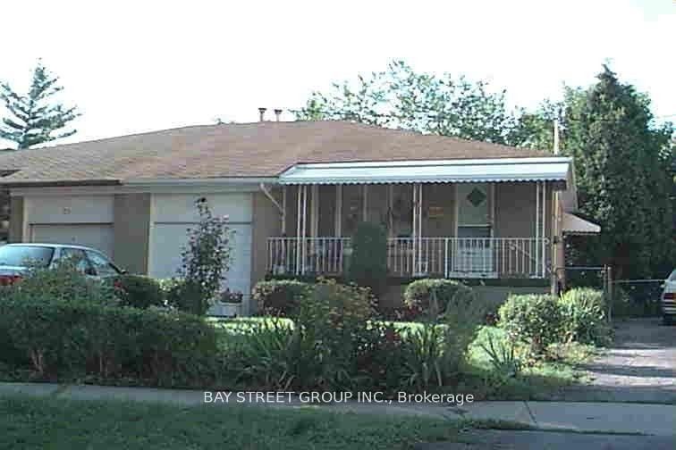 73 Regatta Crescent