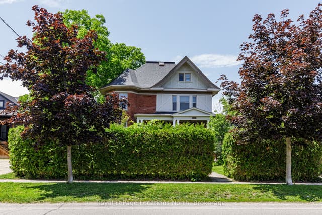 Detached at 216 Cedar Street, Collingwood, ON L9Y 3A8