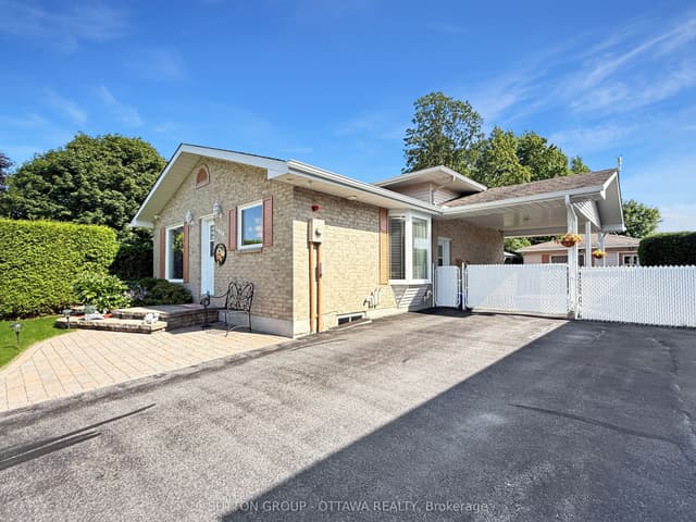 Detached at 1888 Belvedere Crescent, Cornwall, ON K6H 7C7