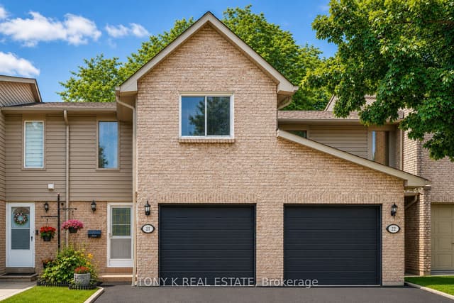 Condo Townhouse at 2035 Asta Drive 21, Mississauga, ON L5A 3Y2