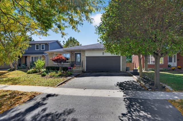 Detached at 7 Fern Avenue, Hamilton, ON L0R 2H0