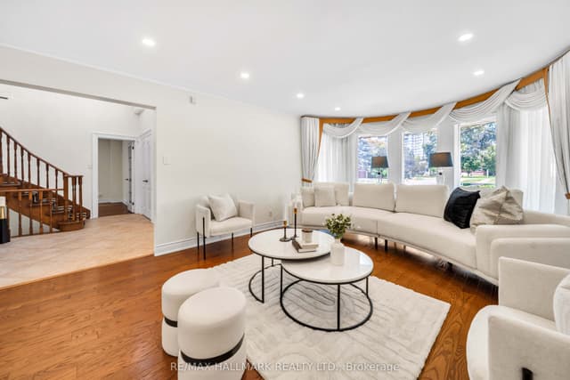 Detached at 17 Twin Circle Court, Toronto, ON M2R 3L3, Toronto C07