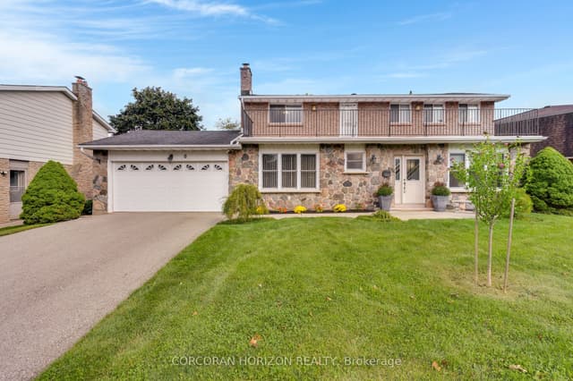 Detached at 8 Blue Spruce Court, Kitchener, ON N2N 1L1