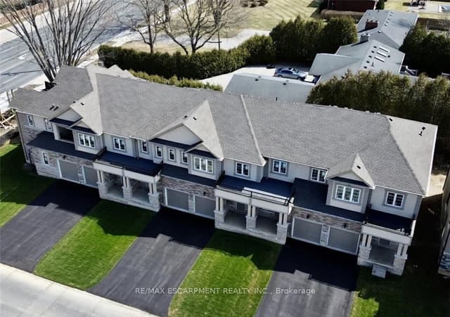 Att/Row/Townhouse at 11 DAVINCI Boulevard, Hamilton, ON L9B 1B7