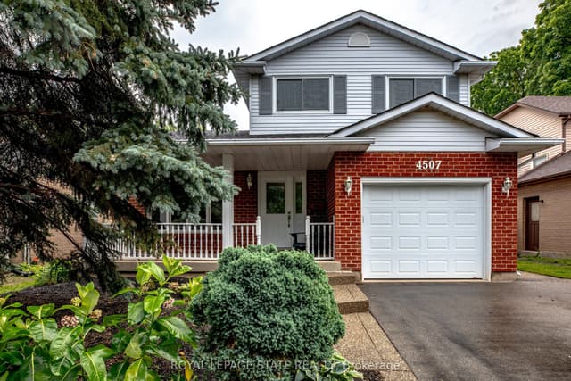 Detached at 4507 Ivy Gardens Crescent, Lincoln, ON L3J 0B1