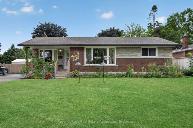 Detached at 3 Northwood Drive, St. Catharines, ON L2M 4J4