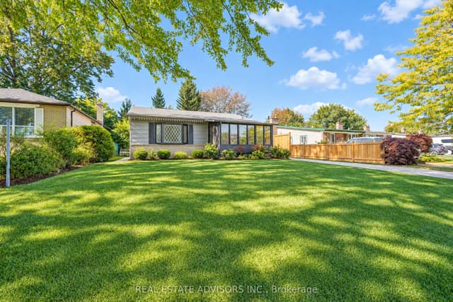 Detached at 712 Annland Street, Pickering, ON L1W 1B4