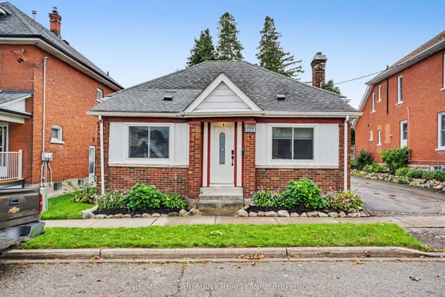 Detached at 600 PEEL Street, Woodstock, ON N4S 1K7