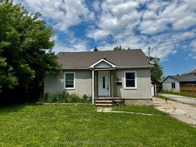 Detached at 89 Lincoln Avenue, St. Catharines, ON L2P 2E1