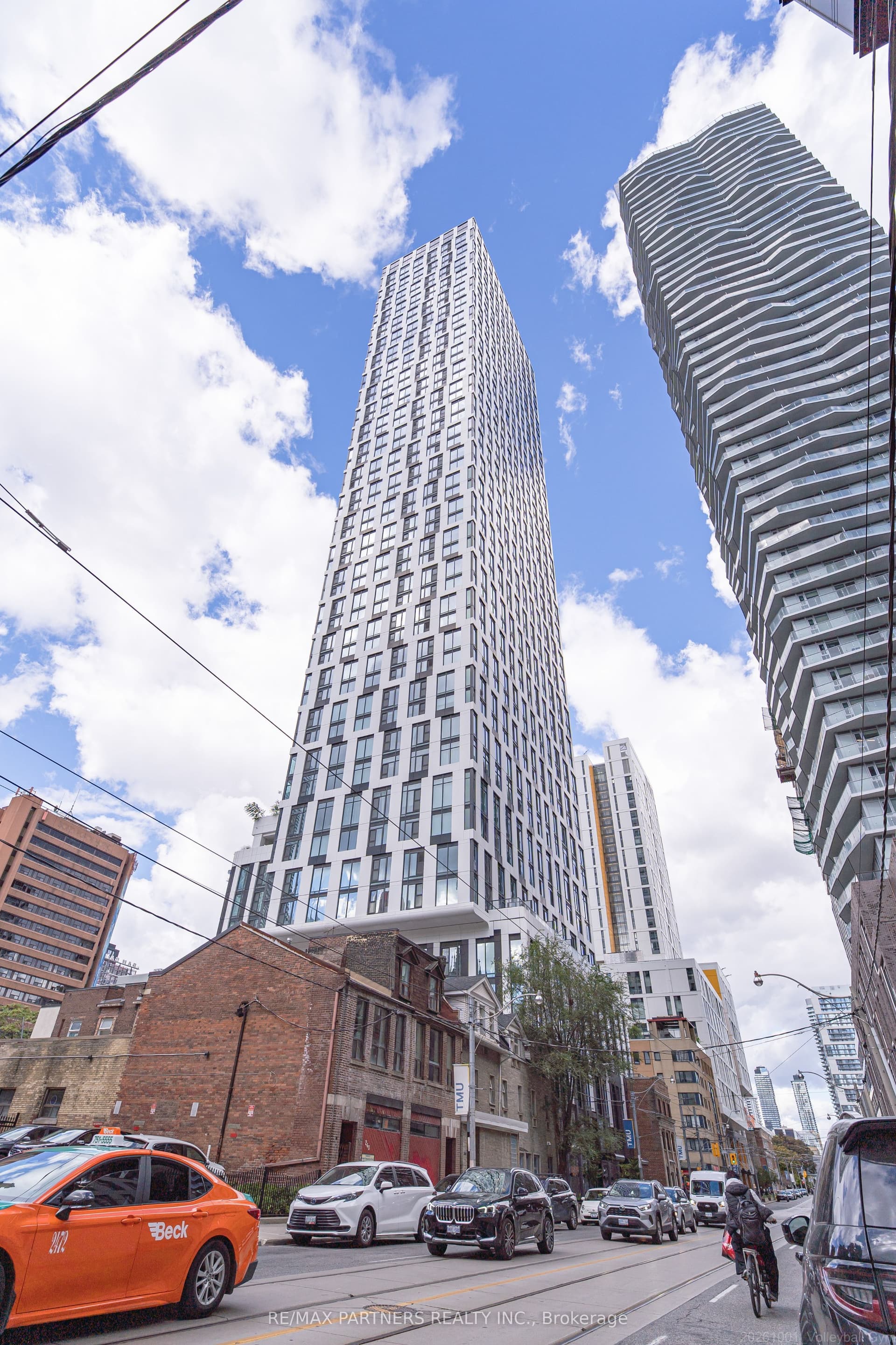 Suite 4509 · Floor 45, Unit 4509 · 252 Church St