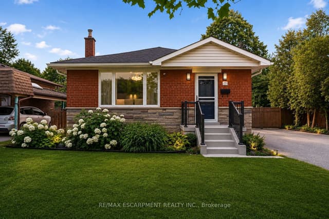 Detached at 715 Drury Lane, Burlington, ON L7R 2X9