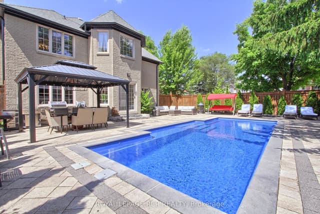 Detached at 646 Brooker Ridge, Newmarket, ON L3X 1V7