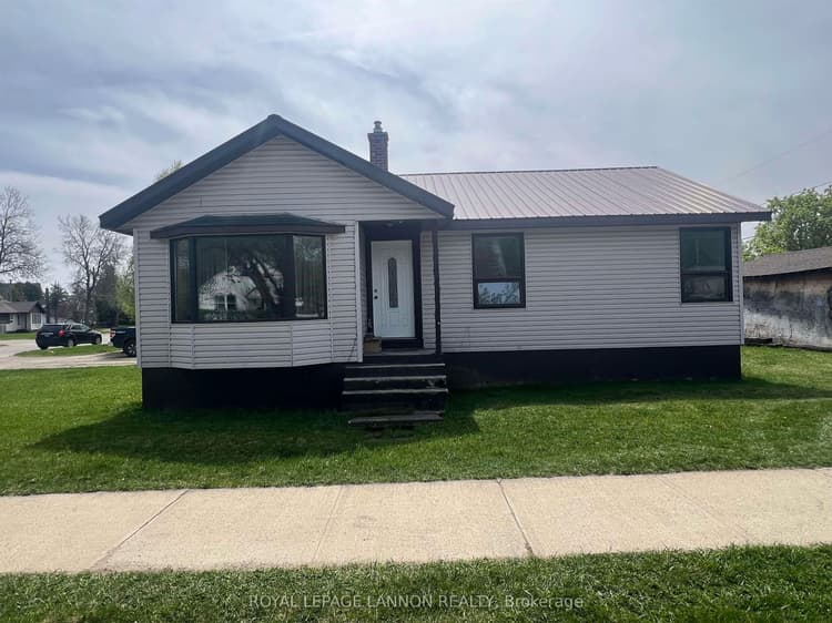101 Pine Crescent