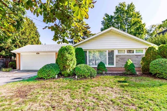 Detached at 628 Shenandoah Drive, Mississauga, ON L5H 1V9
