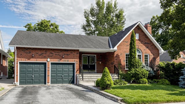 Detached at 41 Captain Armstrong Lane, Markham, ON L3P 3E1
