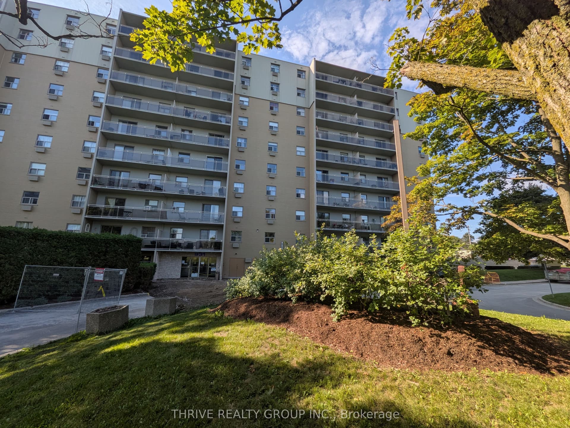 Suite 111 · Floor 1, Unit 111 · 931 Wonderland Rd S