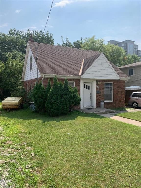 Detached at 342 King St N Street N, Waterloo, ON N2J 2Z2